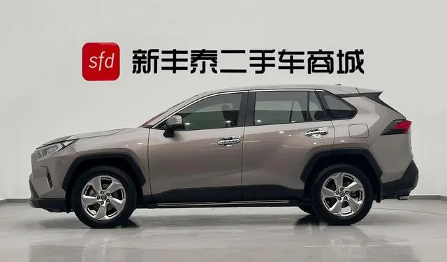 TOYOTA RAV4 Rongfang 2.0L CVT two-wheel drive fashion Plus version