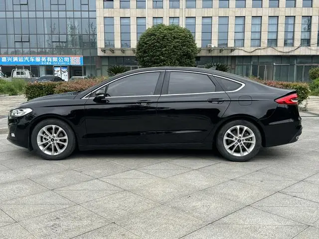 Ford Mondeo EcoBoost 180 fashion type
