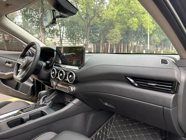Nissan Xuan Yi 1.6L CVT Enjoy Edition