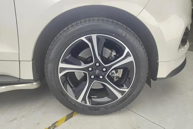 Ford Sharp World EcoBoost 245 two-wheel drive ST-Line 5 seats