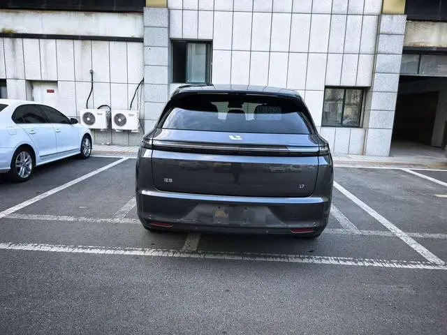 Li Auto Ideal L7 Pro version