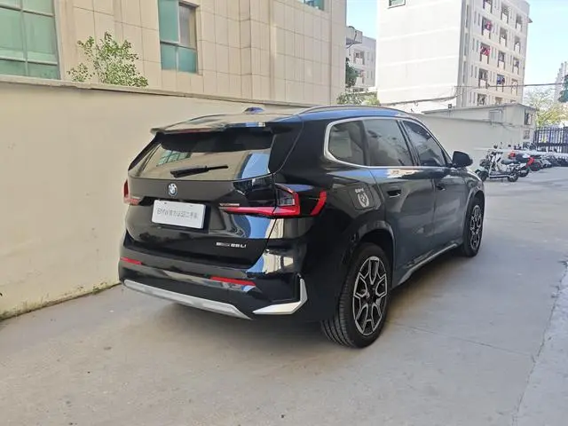 BMW BMW X1 sDrive25Li X design set