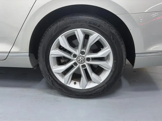 Volkswagen Magotan 330TSI DSG Luxury Country VI