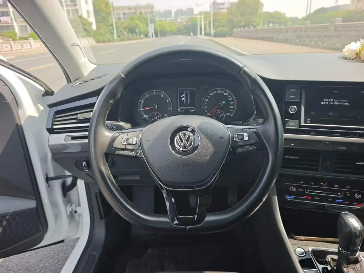Volkswagen Bora 1.5L automatic elite type