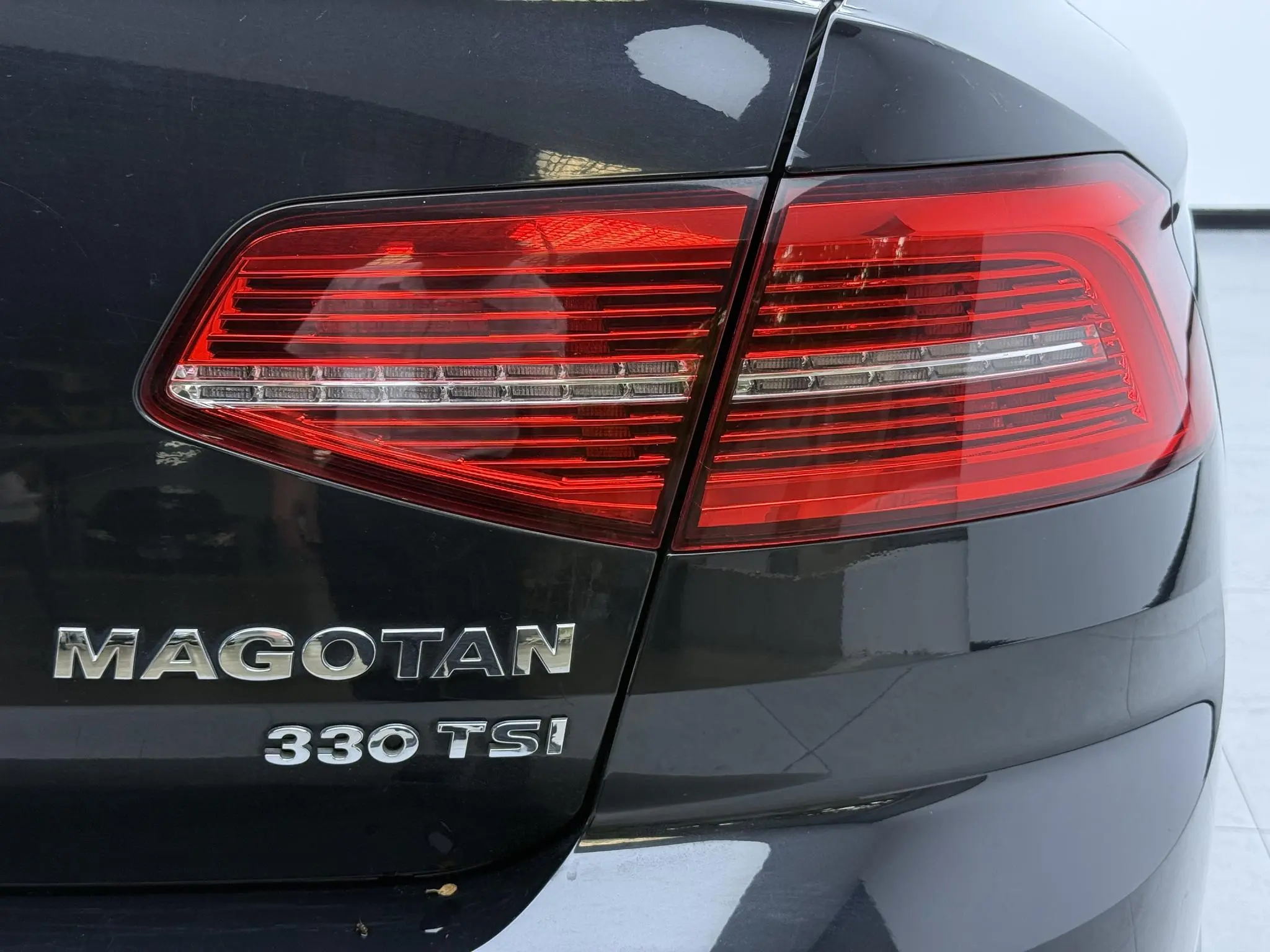 Volkswagen Magotan 330TSI DSG Luxury Country VI