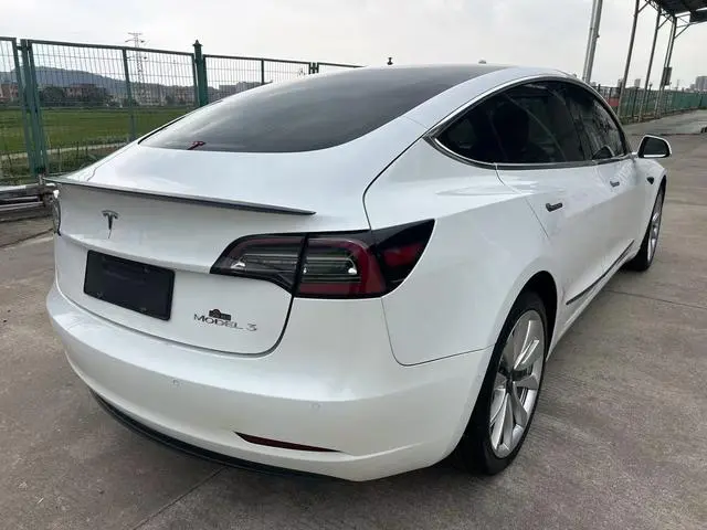 Tesla Model 3 Upgraded version of standard battery life rear drive