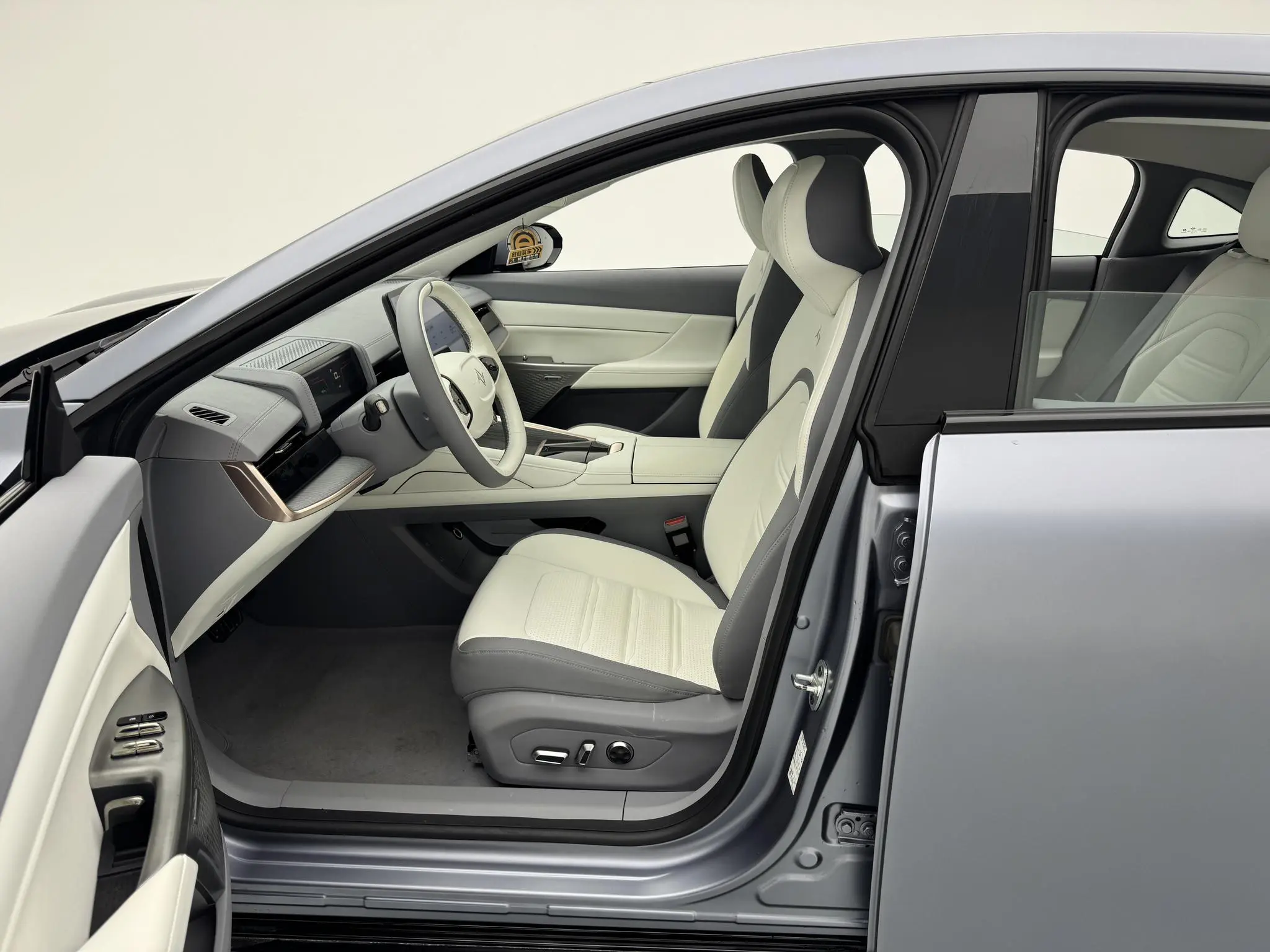Dongfeng eπ eπ007 Pure electric 540 four-wheel drive Max version