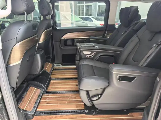 Mercedes-Benz Mercedes-Benz V-class V 260 L Long wheelbase Deluxe Edition