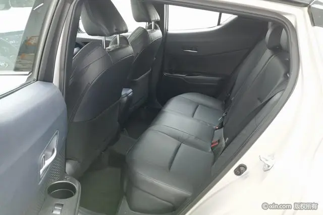 TOYOTA Toyota C-HR 2.0L Deluxe Edition