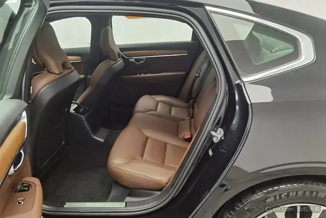 Volvo Volvo S90 PHEV T8 four-wheel drive long battery life Zhiyi Deluxe Edition