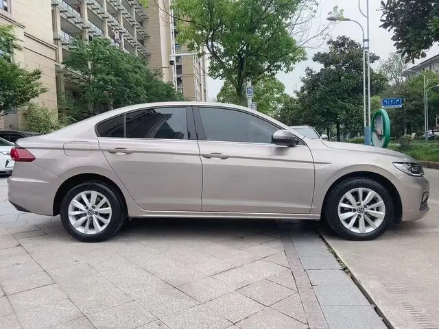 Volkswagen Bora 1.5L automatic comfort intelligent version
