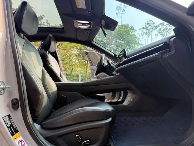 Changan Changan UNI-V 1.5T premium type
