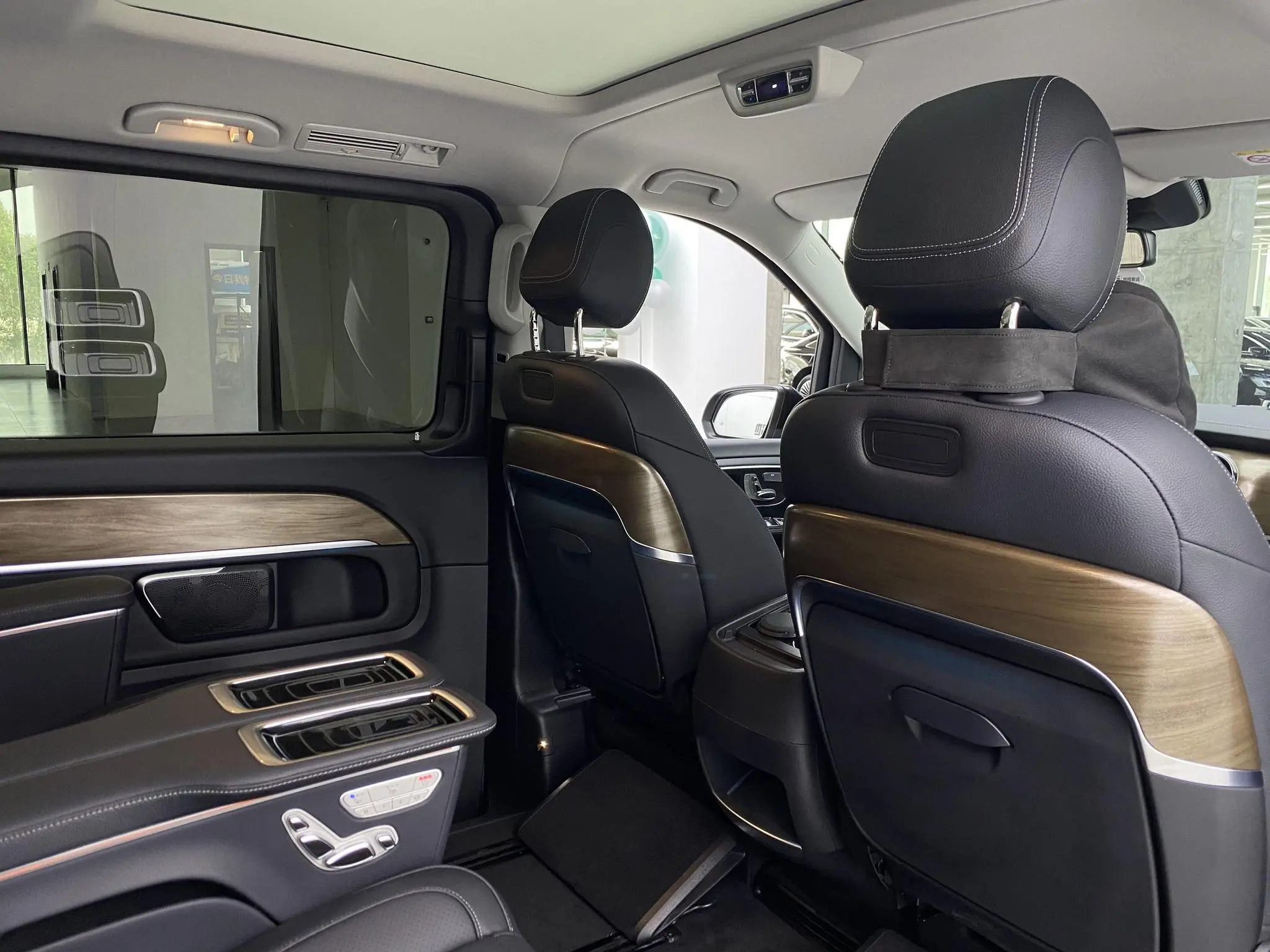 Mercedes-Benz Mercedes-Benz V-class V 260 L Long wheelbase Deluxe Edition