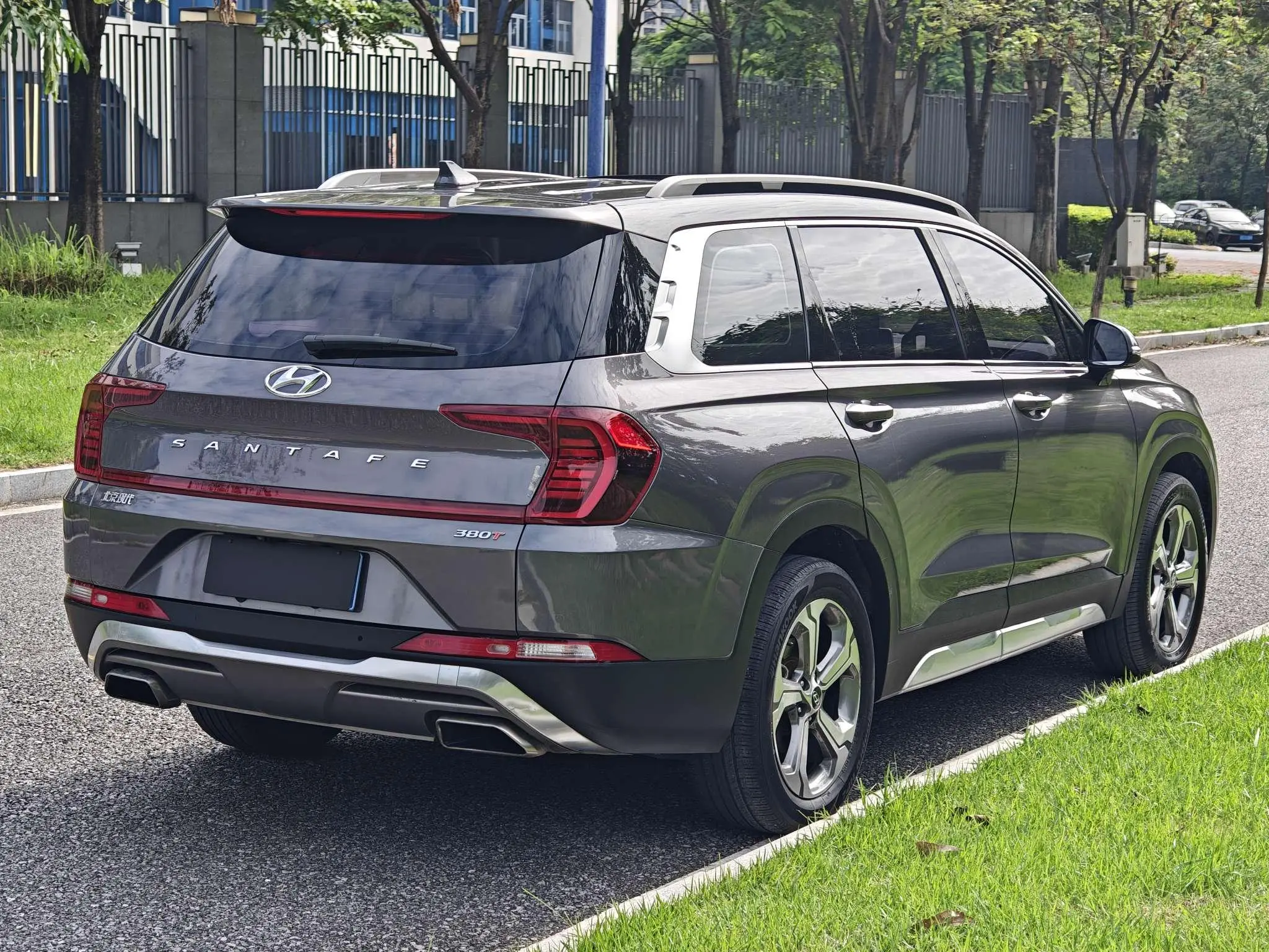 Hyundai Shengda 380 TGDi GLS automatic two-wheel drive deluxe edition Country V