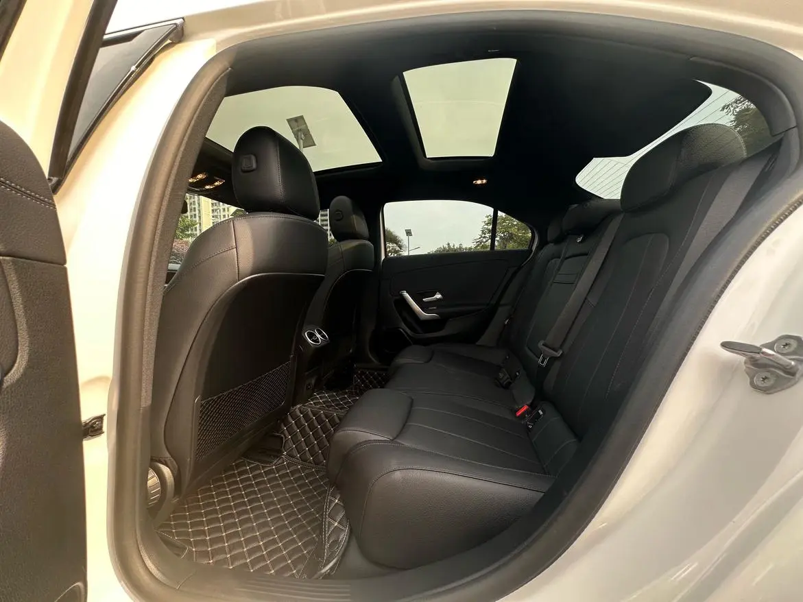 Mercedes-Benz Mercedes-Benz A-class A 200 L sports sedan fashion Version
