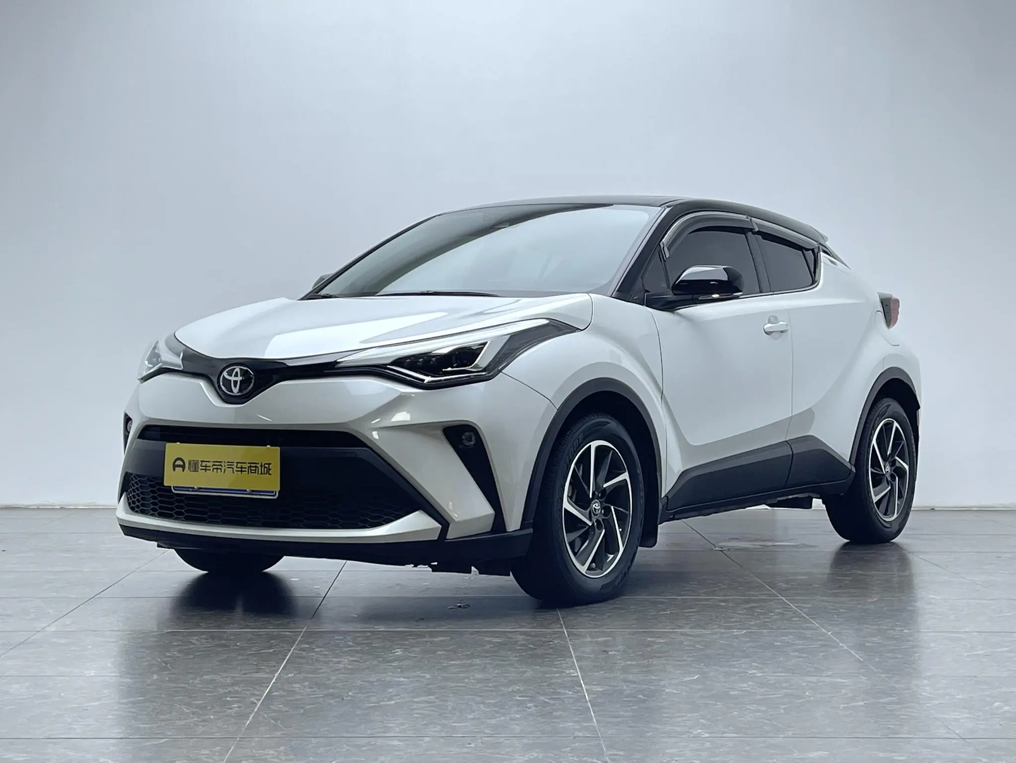 TOYOTA Toyota C-HR 2.0L Deluxe Edition
