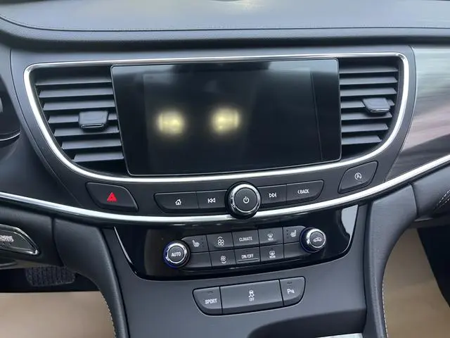 Buick Lacrosse 652T luxury