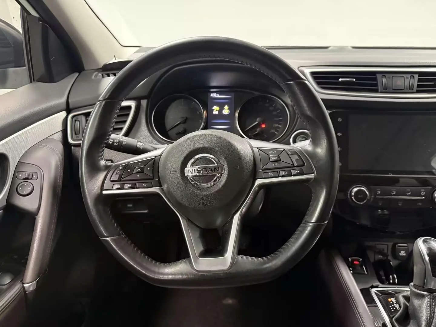 Nissan Qashqai 2.0L CVT Deluxe Edition