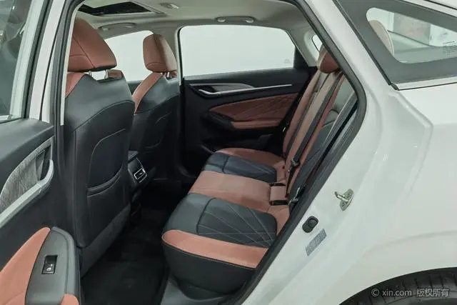 Changan Yidong PLUS 1.4T DCT High Energy Version