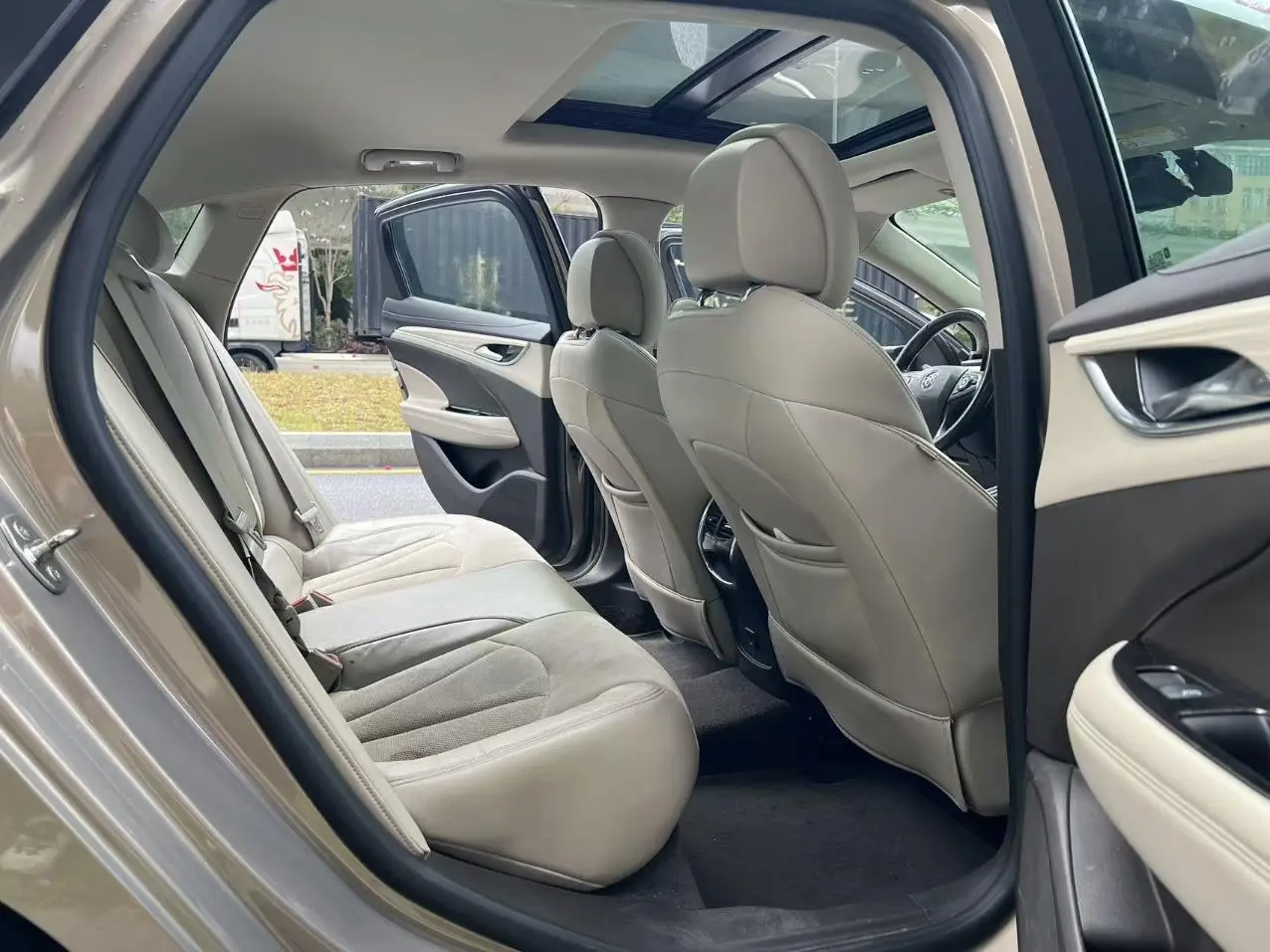 Buick Lacrosse 30H luxury