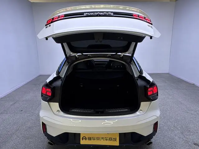 LYNK & CO Lynk 05 2.0TD two-wheel drive Halo