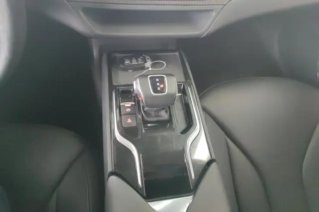 Hongqi Hongqi E-QM5 Rechargeable Qiyue Edition
