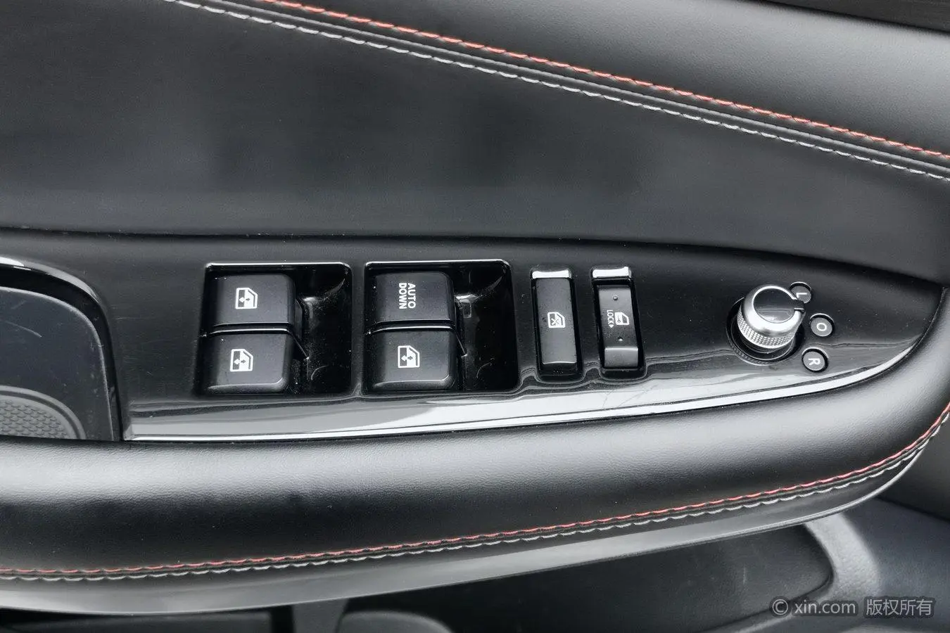 Changan Changan CS75 Glory Million Edition 280T DCT Luxury