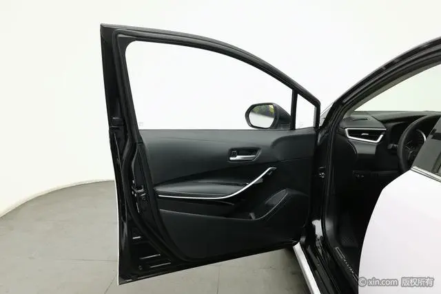 TOYOTA Asian lion 2.0L Premium Edition