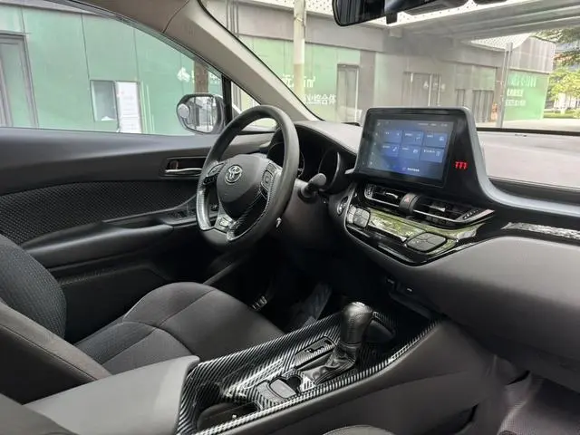 TOYOTA IZOA 2.0L Yixiang Edition