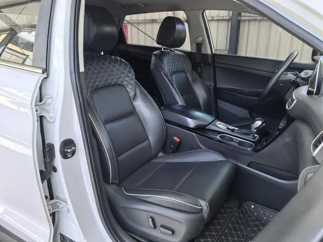 Hyundai Tucson 280TGDi dual-clutch two-wheel drive Zhilian version Country VI