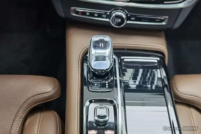 Volvo Volvo S90 PHEV T8 four-wheel drive long battery life Zhiya Deluxe Edition