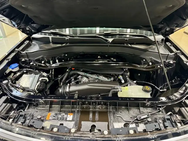 Ford Explorer 2.3T EcoBoost four-wheel drive titanium version 7 seats