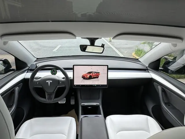 Tesla Model Y Performance high-performance all-wheel drive version