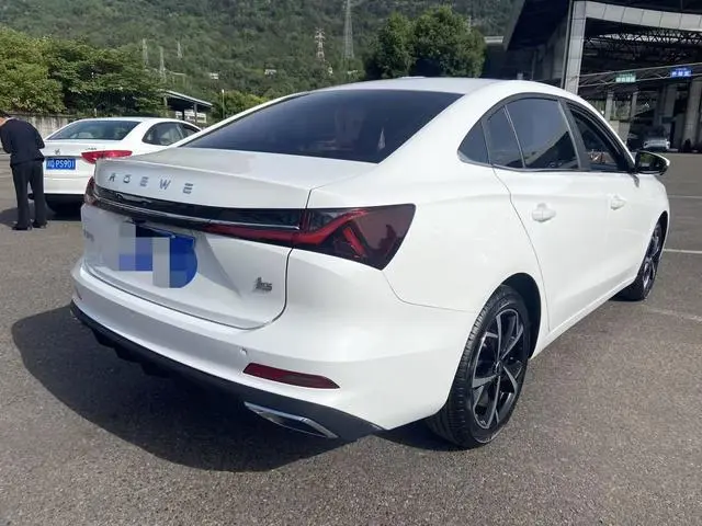 Roewe Roewe i5 1.5L CVT Premium Edition