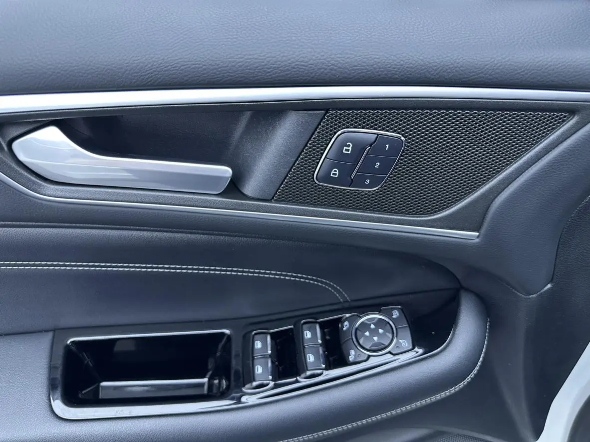 Ford Sharp World EcoBoost 245 four-wheel drive Zunrui Plus 7-seater country VI