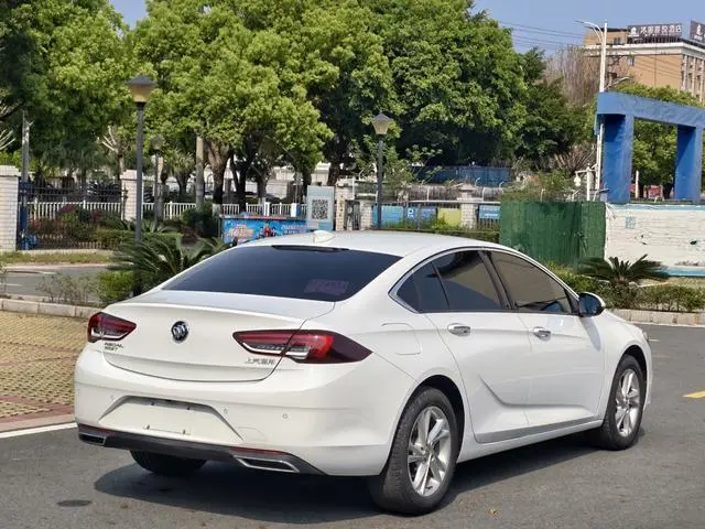 Buick Regal 552T luxury