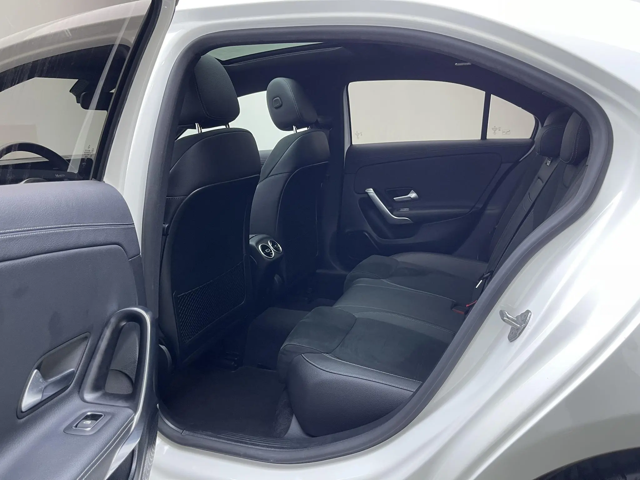 Mercedes-Benz Mercedes-Benz A-class A 200 L sports sedan fashion Version