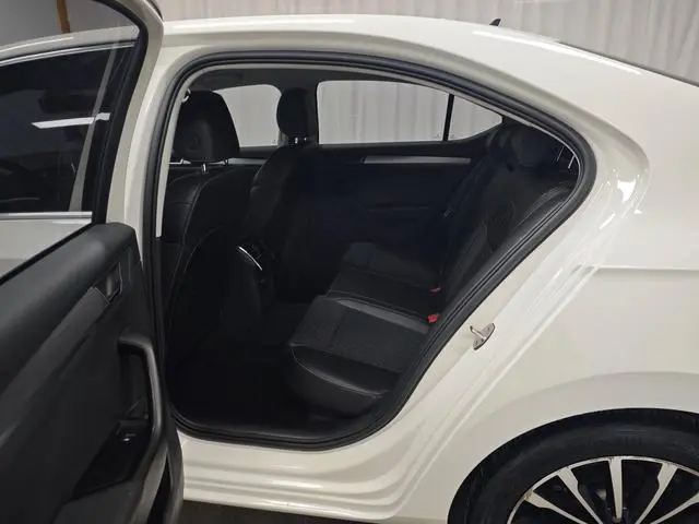 Skoda Speed pie ZI330 DSG Comfort Edition Country VI