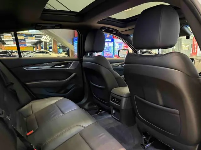 Cadillac Cadillac CT5 28T platinum sporty