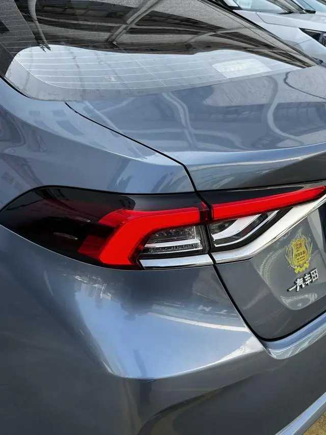 TOYOTA Corolla Dual engine 1.8L E-CVT GL-i Elite Edition
