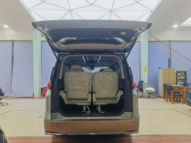 Lexus Lexus LM 500h DIRECT4 six-seater premium edition