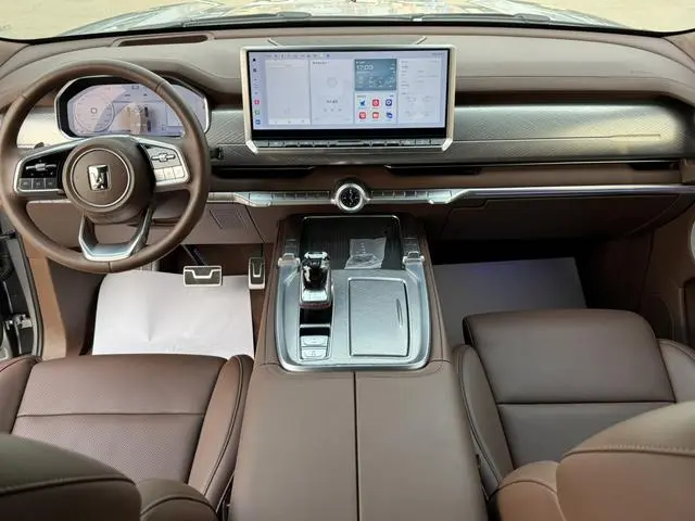 Tank Tank 700 Hi4-T Extreme Edition