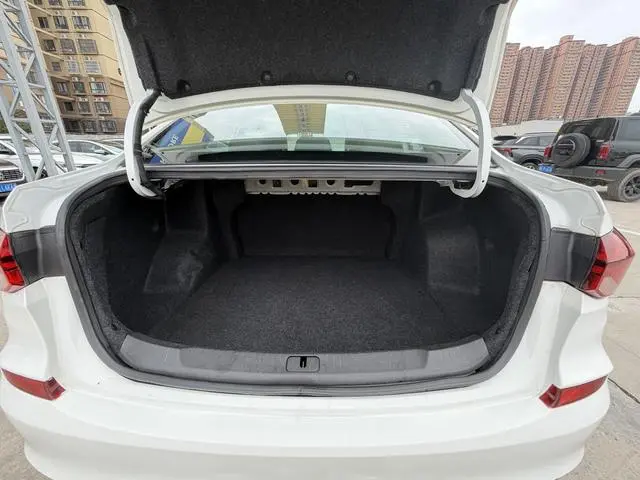 Chevrolet Cruze 320 automatic Enjoy Skylight version