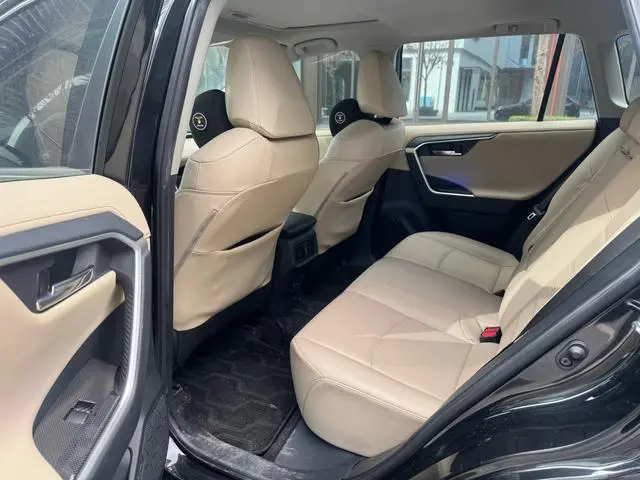 TOYOTA RAV4 Rongfang 2.0L CVT two-wheel drive fashion Plus version