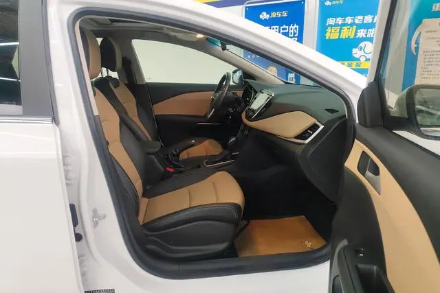 Chevrolet Cruze 320 automatic Enjoy Skylight version