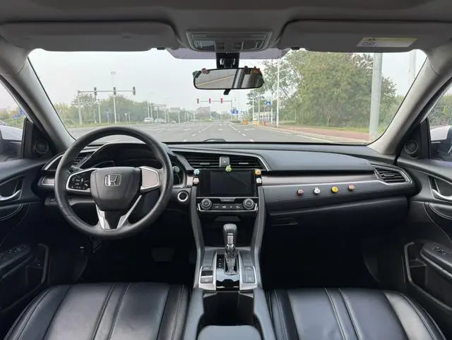 Honda Civic 220TURBO CVT Dynamic Version Country VI
