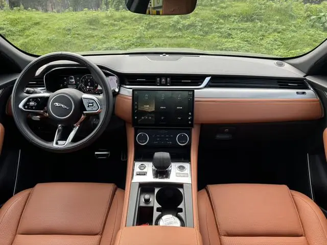 Jaguar Jaguar F-PACE P250 R-Dynamic SE