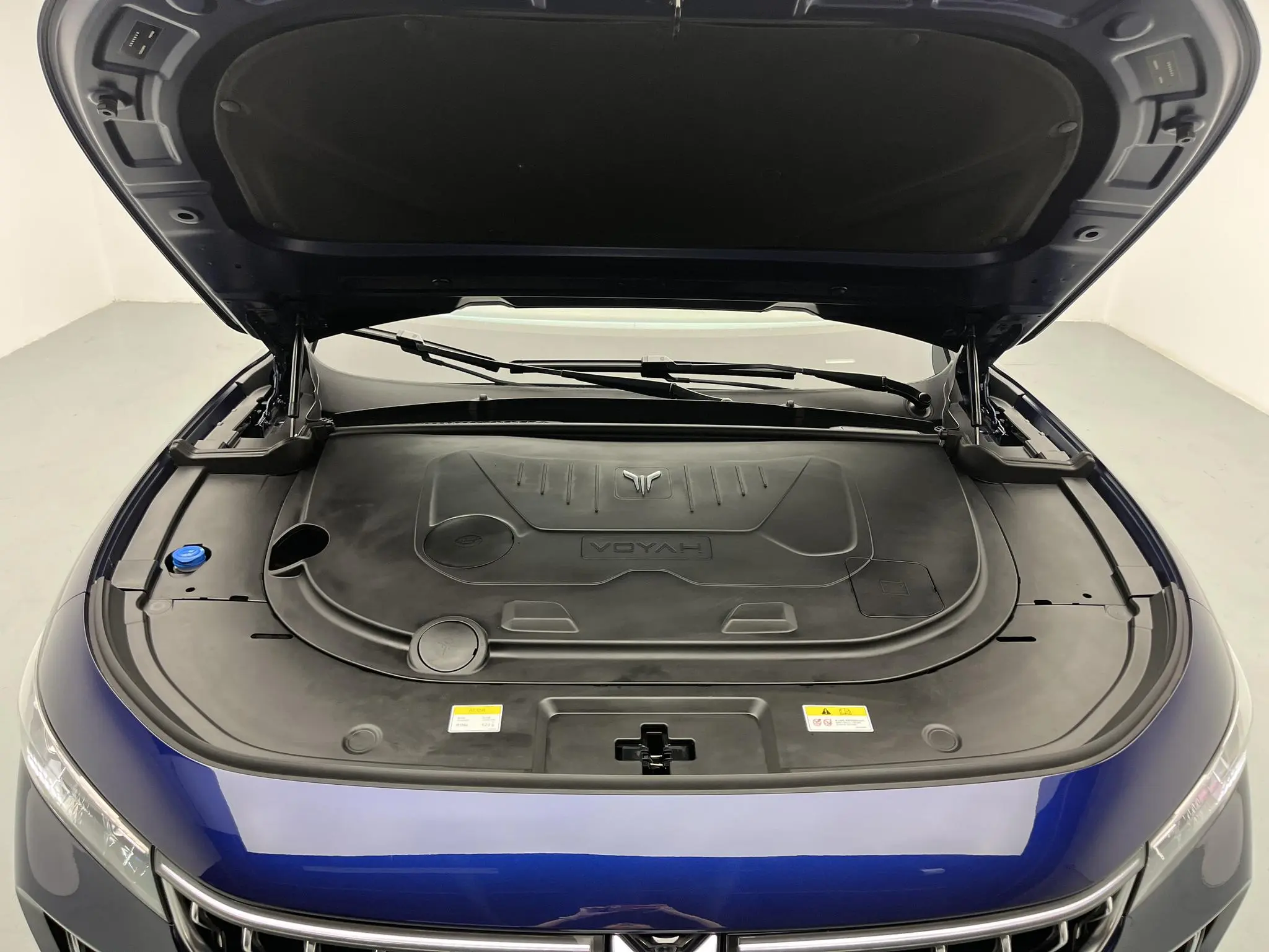 VOYAH Lan Tu FREE Four-wheel drive, long battery life, extended range version