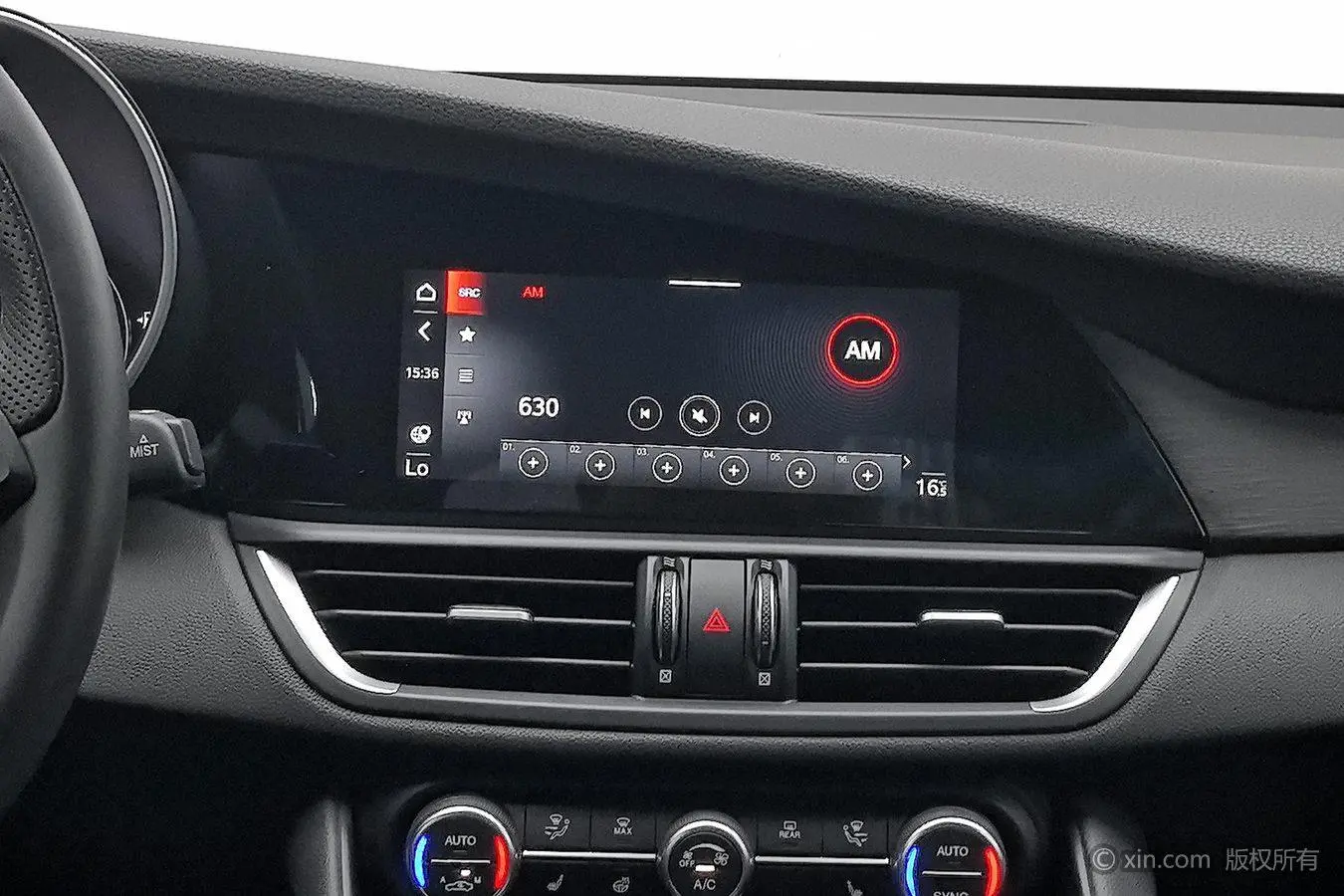 Alfa Romeo Giulia 2.0T 280HP Ti driving control version