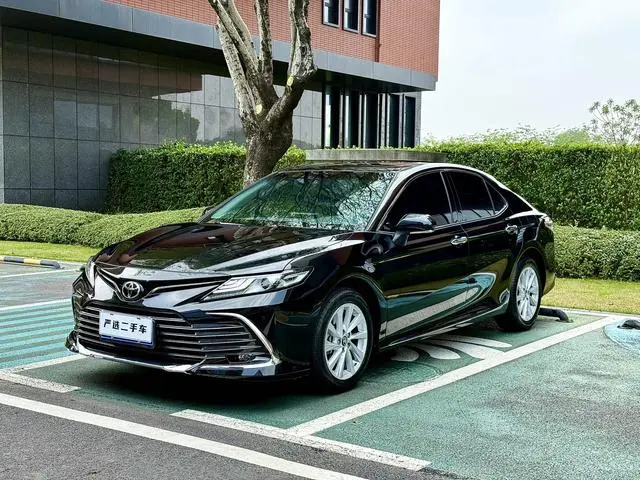 TOYOTA Camry 2.0G Deluxe Edition